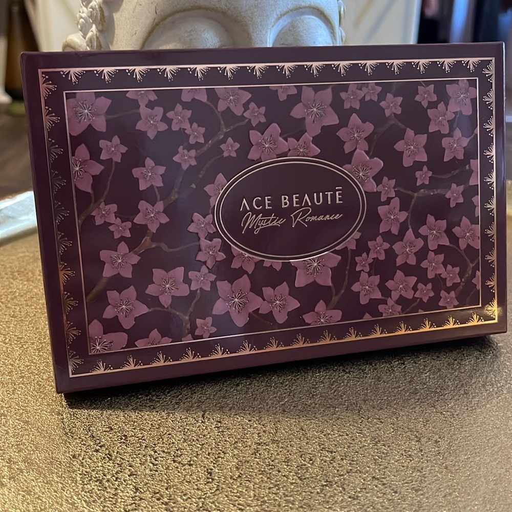 Eyeshadow palette